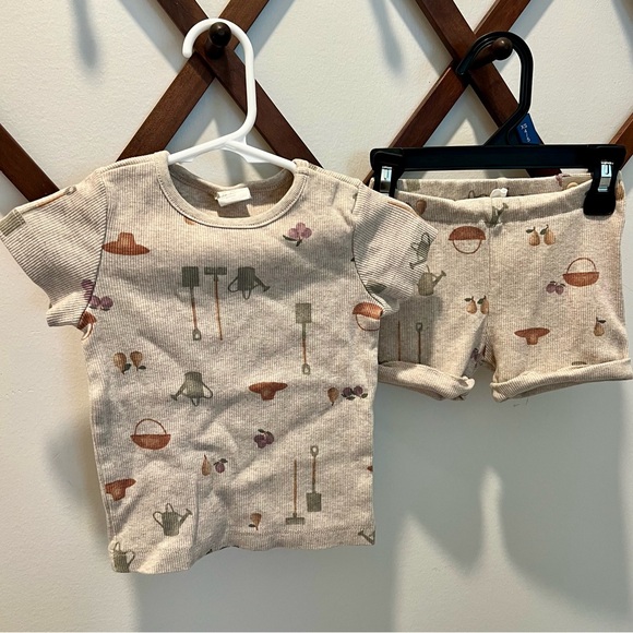H&M Other - H&M Ribbed Set Gardening Print Baby 12 months